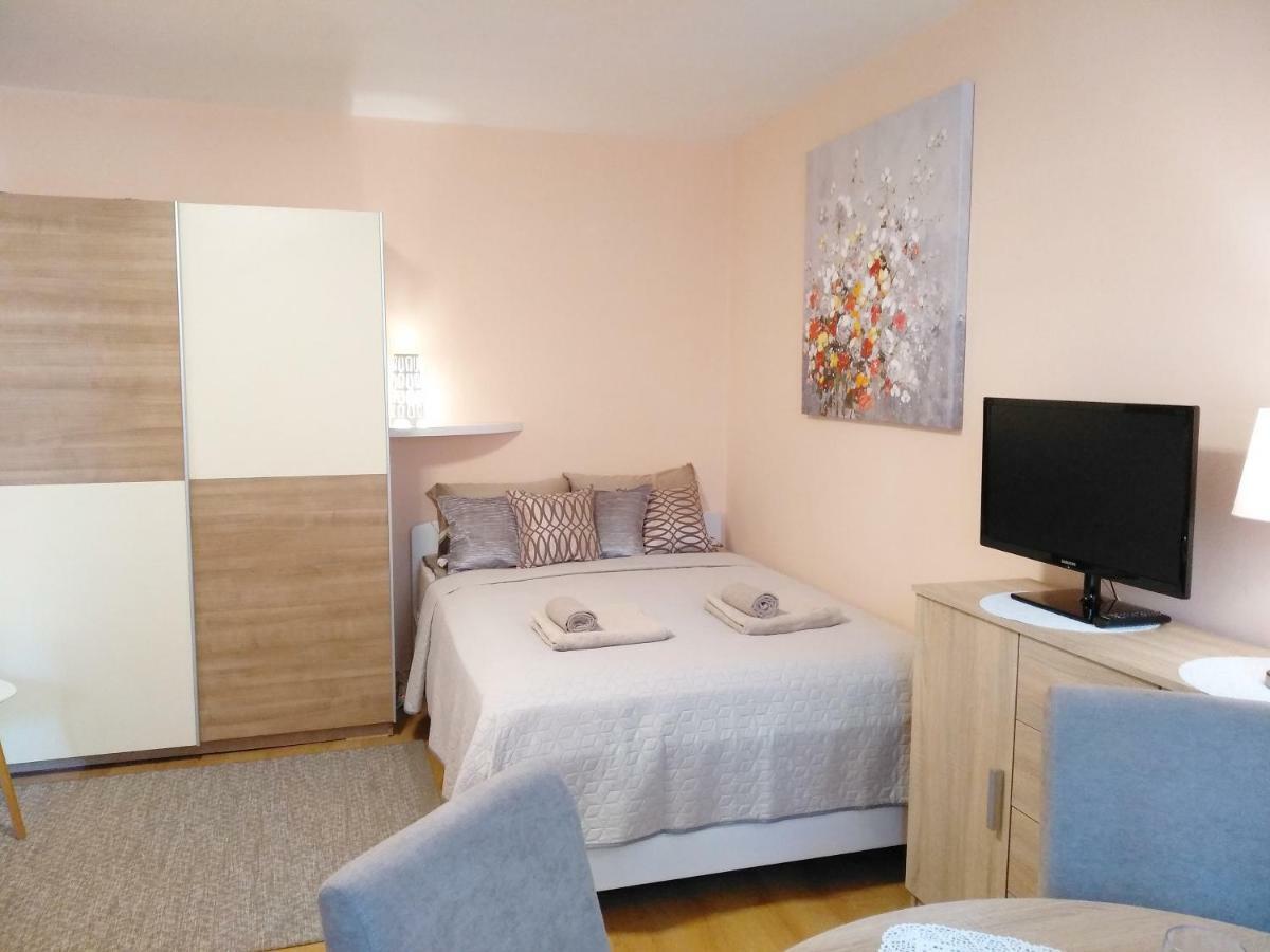 Sunray Studio Apartment 萨格勒布 外观 照片