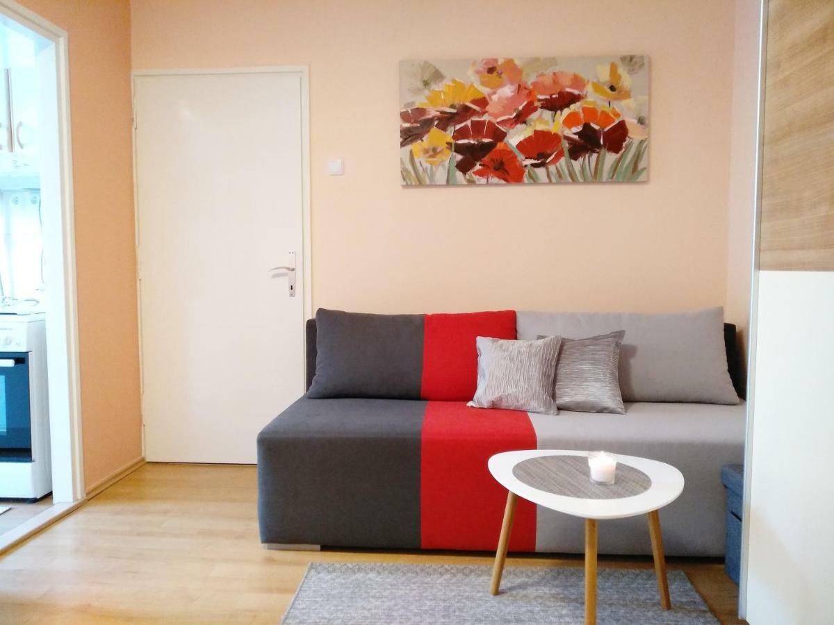 Sunray Studio Apartment 萨格勒布 外观 照片